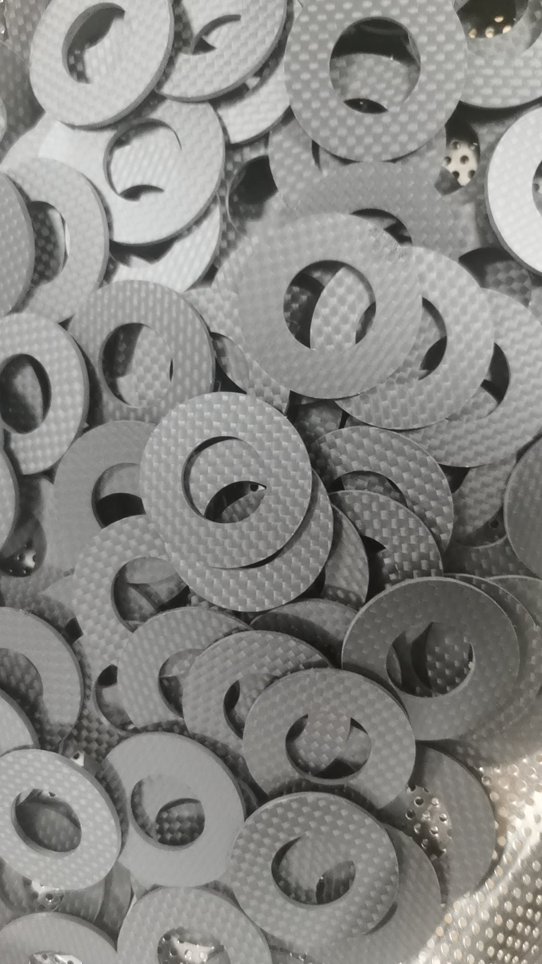 Dry Carbon Platten – ideal für Automotive, Industrie und Modellbau Stärke: 1 mm, inklusive Materialgutachten