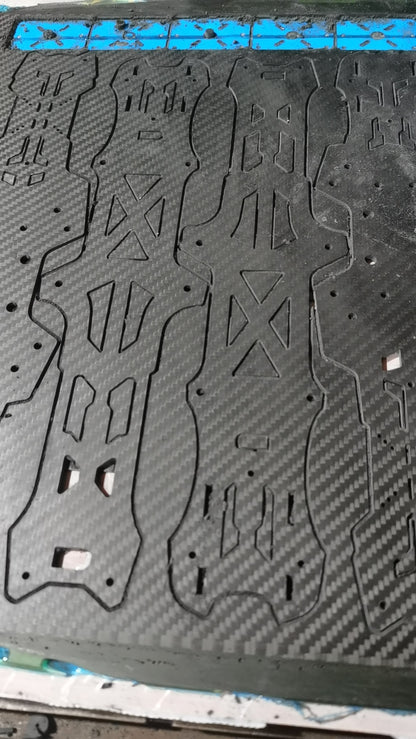 Dry Carbon Platten – ideal für Automotive, Industrie und Modellbau Stärke: 1 mm, inklusive Materialgutachten