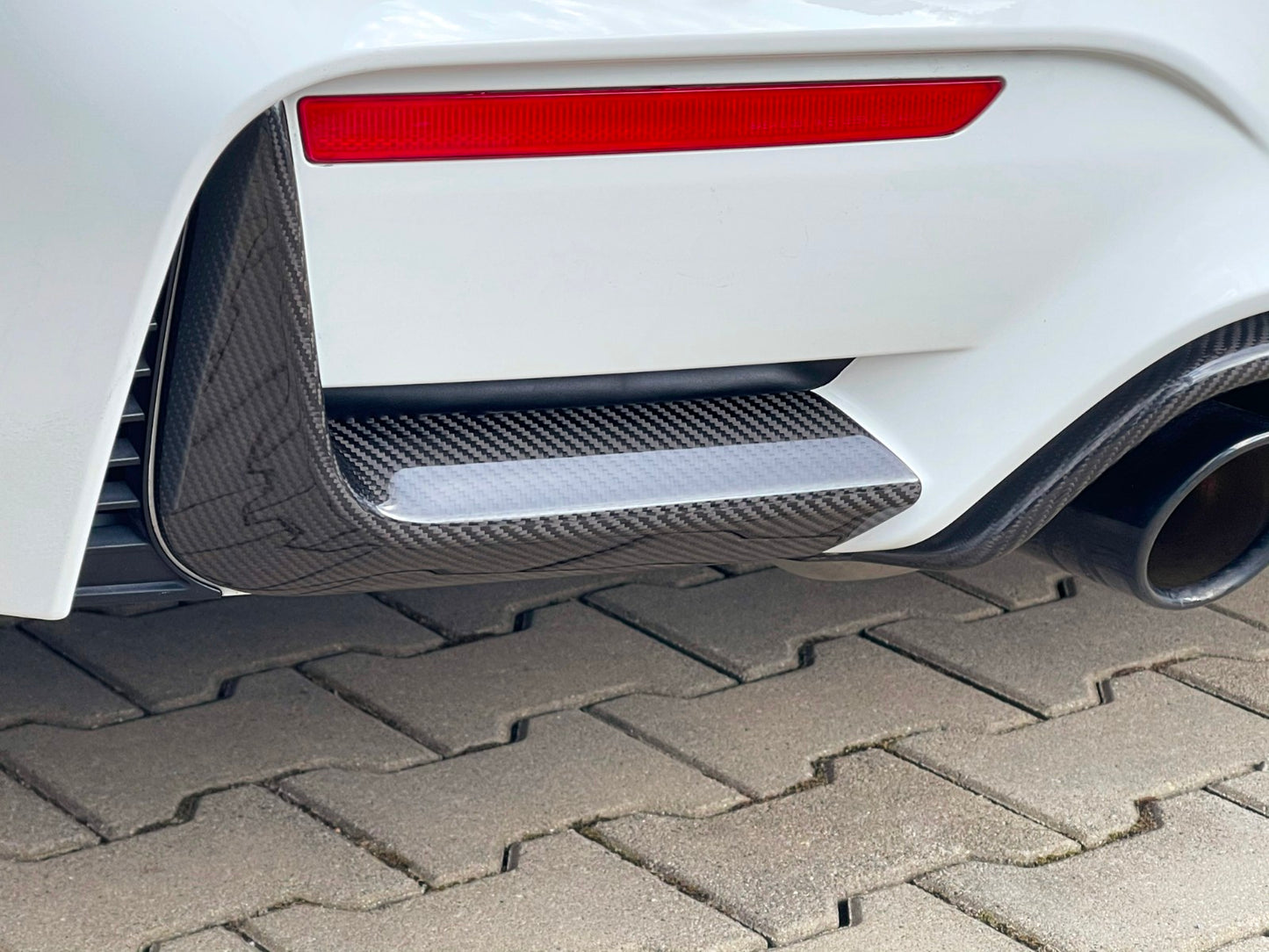 MAX CARBON Performance set of covers rear lower spoiler attachment for BMW M3 F80 M4 F82 F83