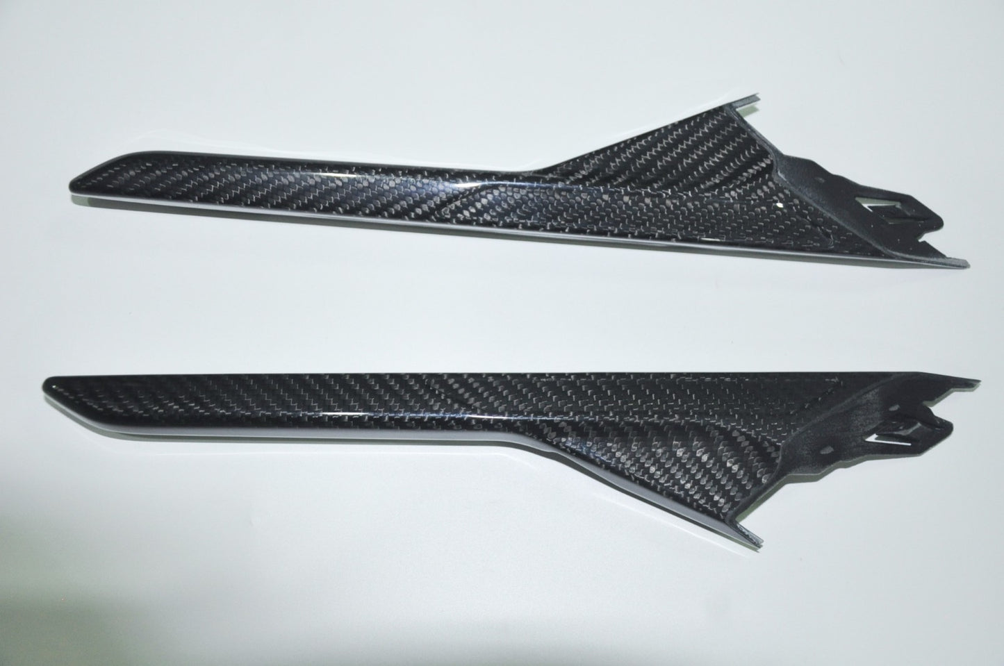 MAX CARBON Performance Mudguard Air Intakes Gills Fender Trim for BMW M5 F90