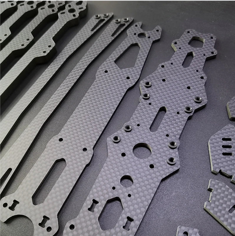 Dry Carbon Platten – ideal für Automotive, Industrie und Modellbau Stärke: 1 mm, inklusive Materialgutachten