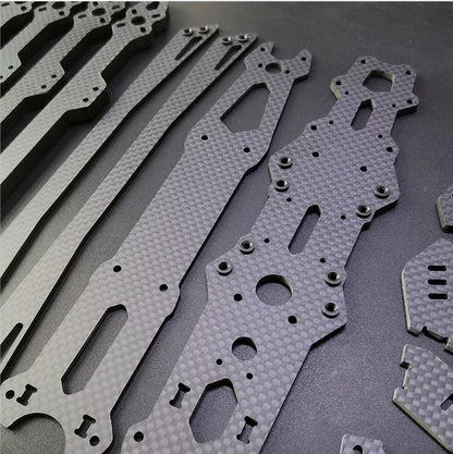 Dry Carbon Platten – ideal für Automotive, Industrie und Modellbau Stärke: 1 mm, inklusive Materialgutachten