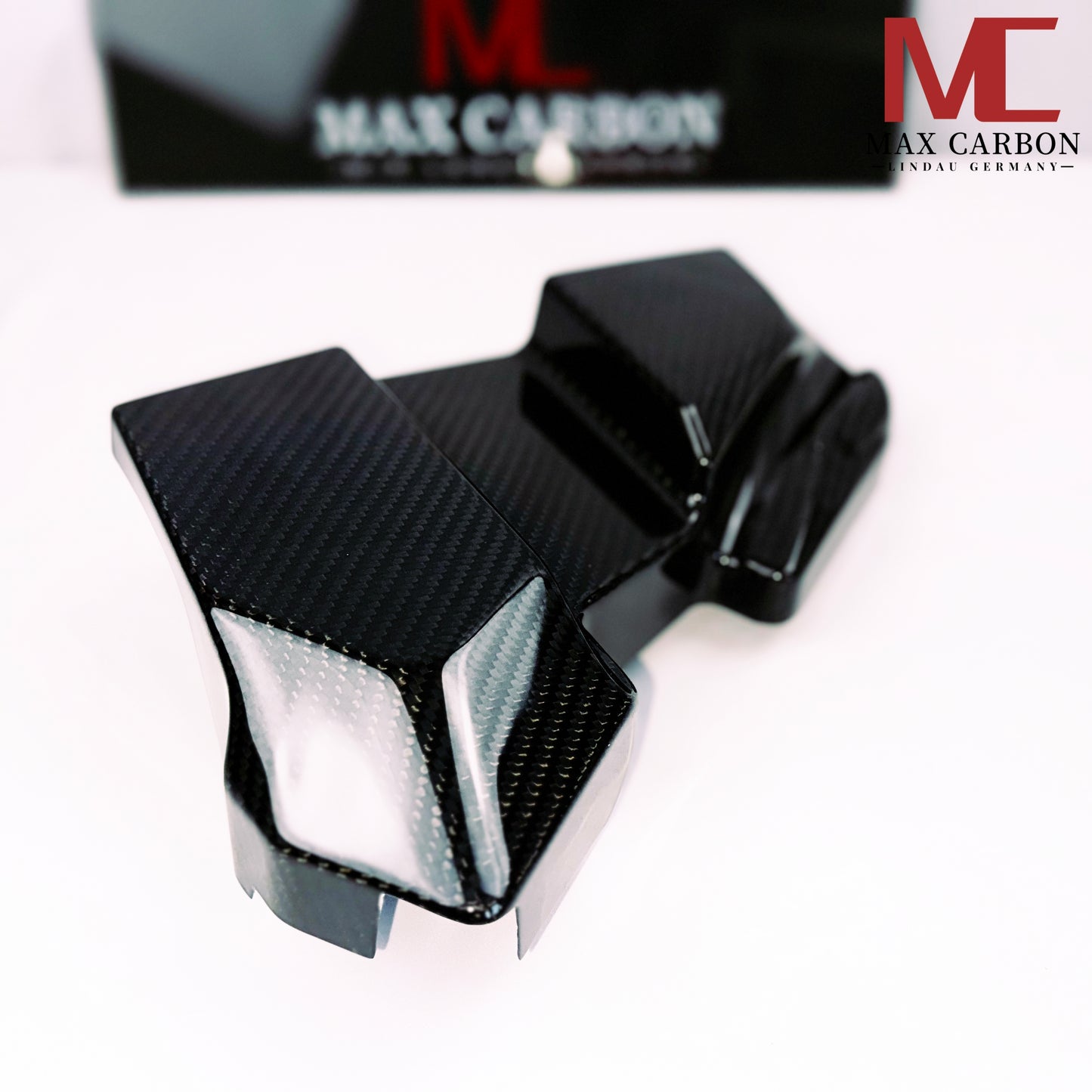 MAX CARBON Performance battery cover in the engine compartment for BMW G80 G81 M3 G82 G83 M4 M2 G87 
