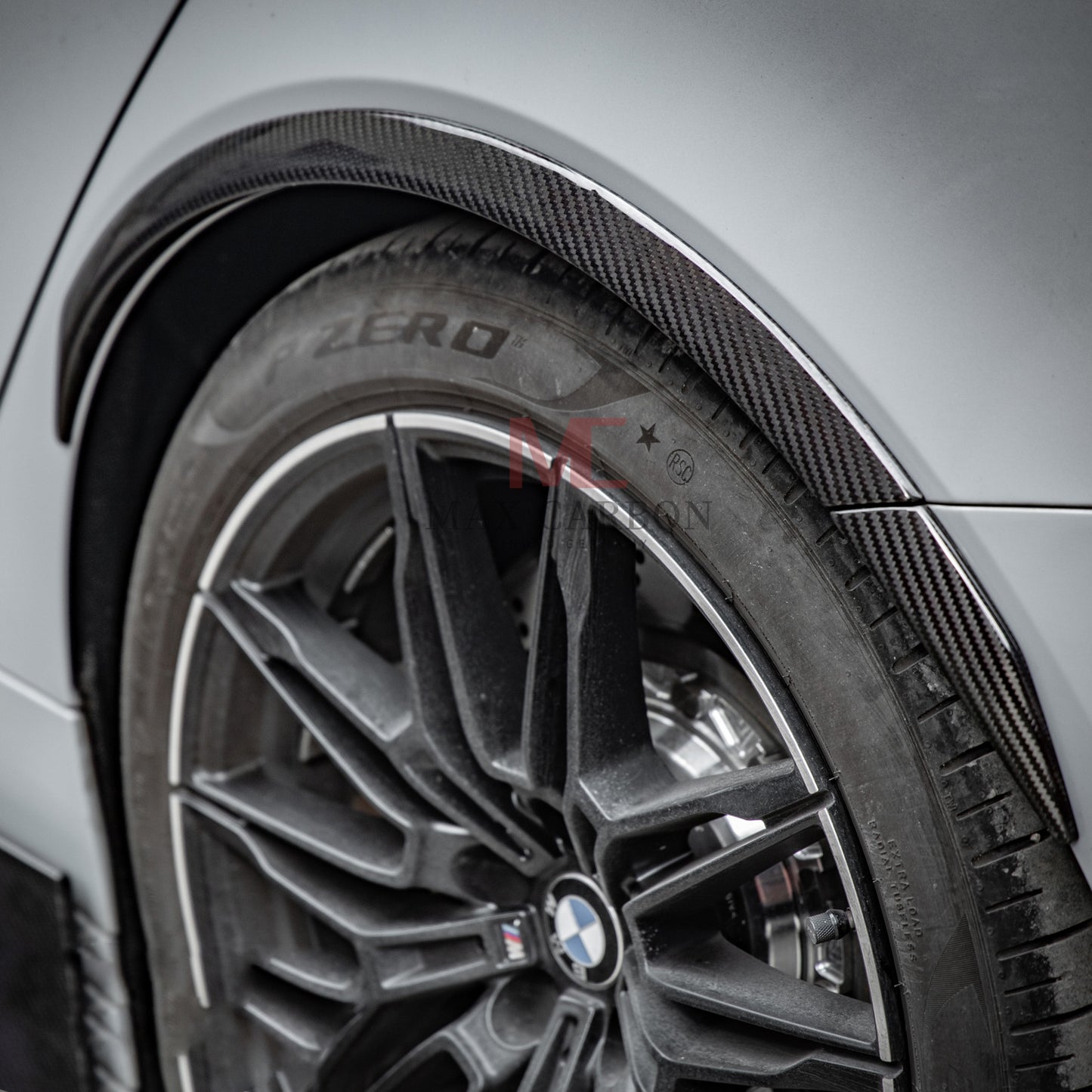 Enjoliveurs de préparation de passage de roue MC MAX CARBON Performance Dry Carbon pour BMW Série 4 G26 tous modèles 