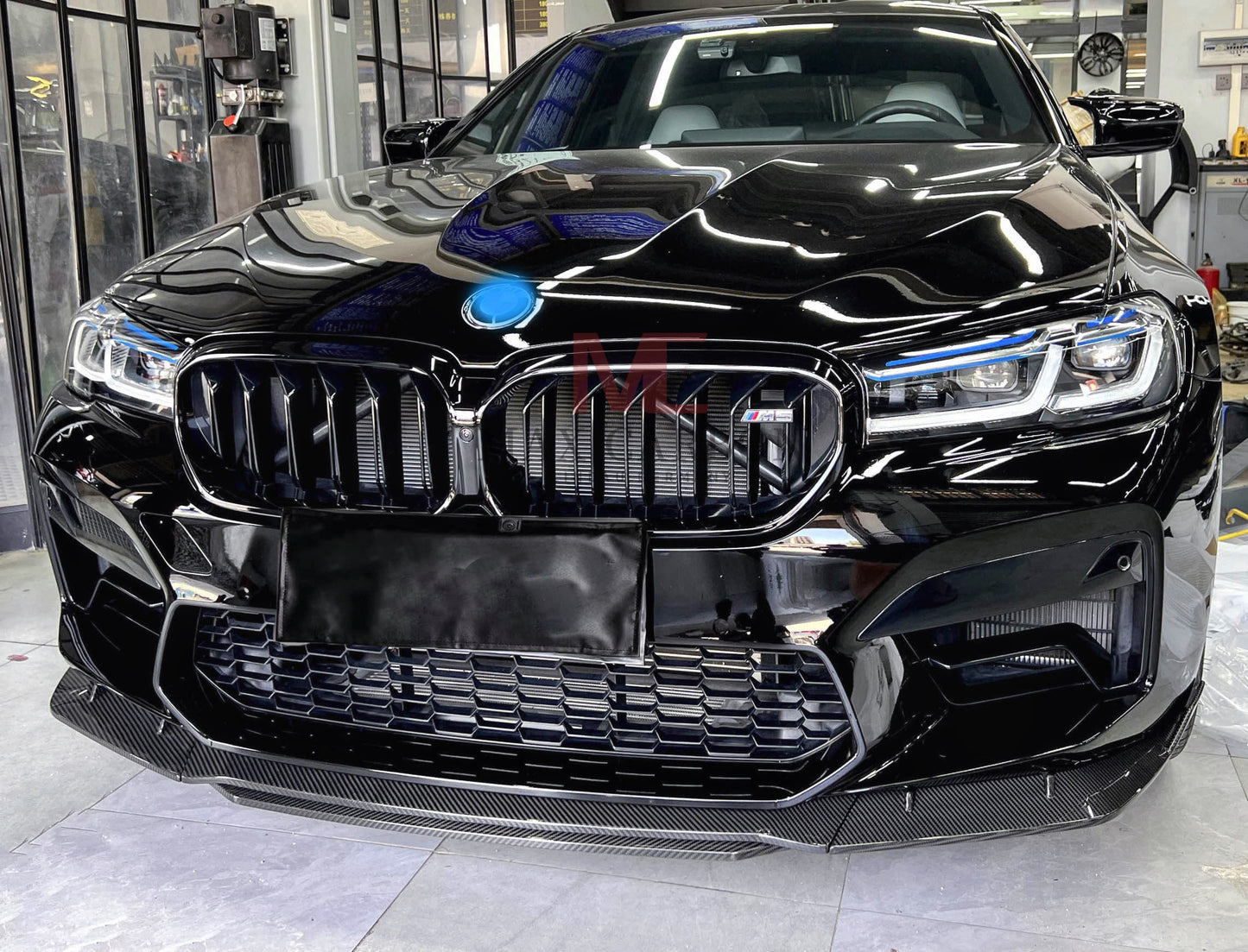 MAX CARBON Dry Carbon Prepreg Performance large front lip suitable for BMW M5 F90