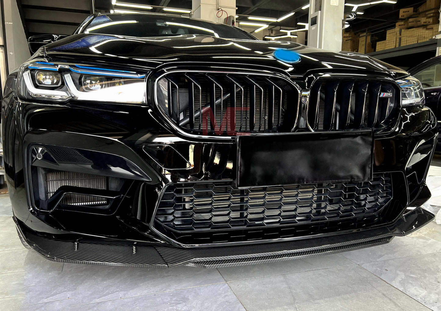 MAX CARBON Dry Carbon Prepreg Performance large front lip suitable for BMW M5 F90