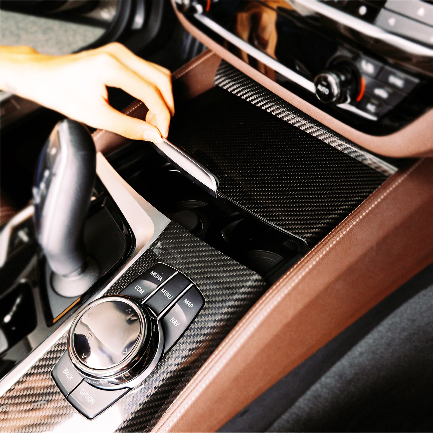 MAX CARBON DRY CARBON Performance replacement gear selector switch covers suitable for BMW M5 F90 X3M F97 X4M F98 