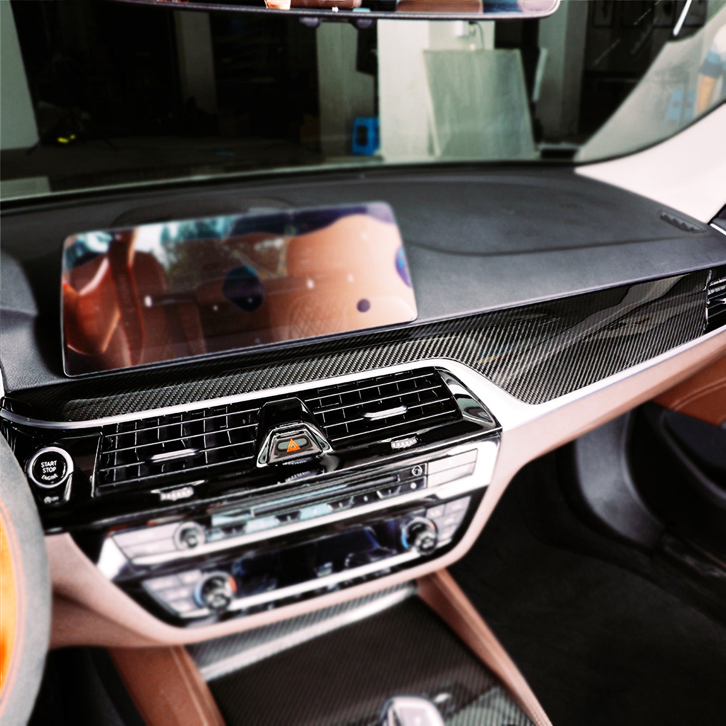 MAX CARBON DRY CARBON Performance replacement gear selector switch covers suitable for BMW M5 F90 X3M F97 X4M F98 