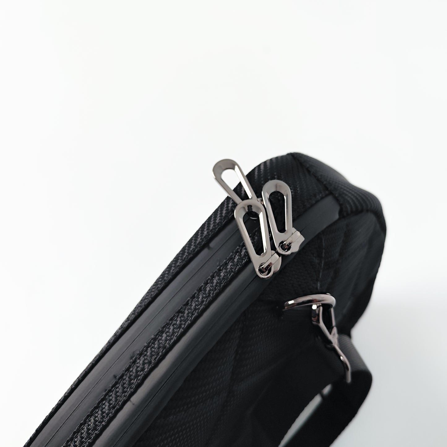 MC MAX CARBON Lifestyle Real Carbon Shoulder Bags