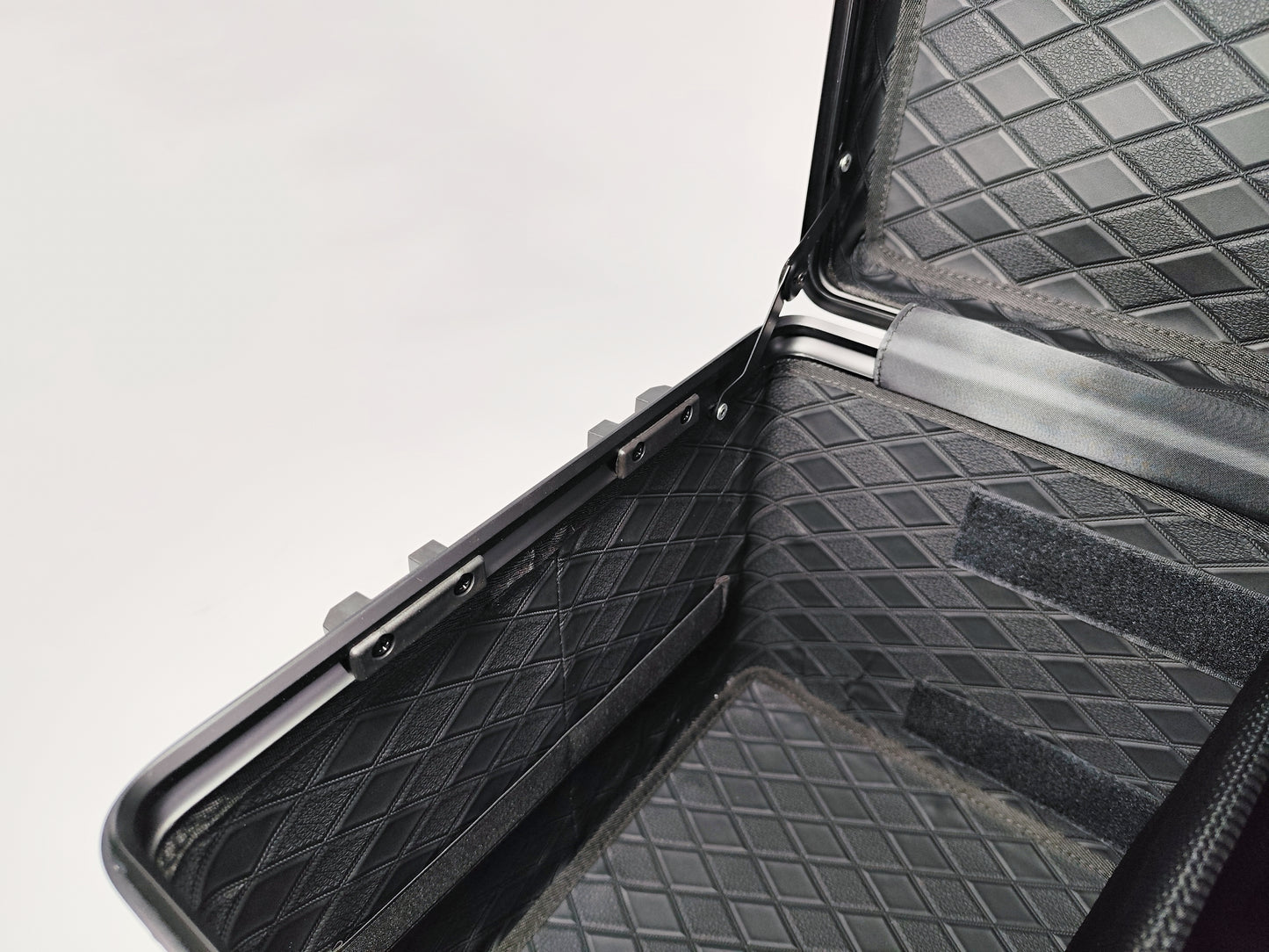 MC MAX CARBON Lifestyle Real Forged Carbon Motorcycle Case Car Case Topcase with TSA Lock 