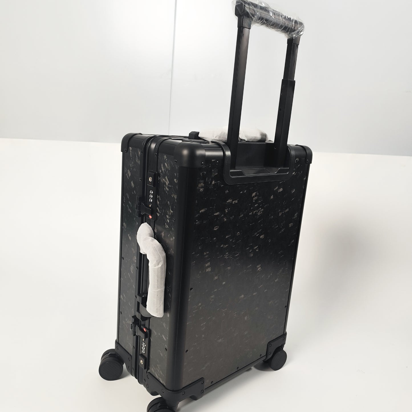 MC MAX CARBON Lifestyle Real Carbon High Quality Travel Luggage Hand Luggage Suitcase with TSA Lock 