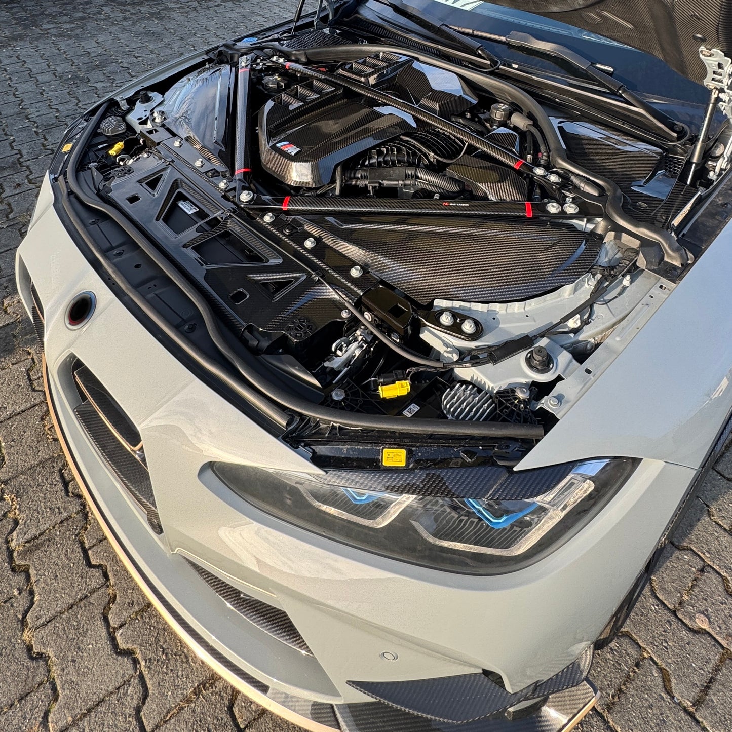 MAX CARBON Performance Dry Carbon Strut Brace Engine Compartment Balance Rod for BMW M3 M4 G80 G81 G82 G83 CSL 