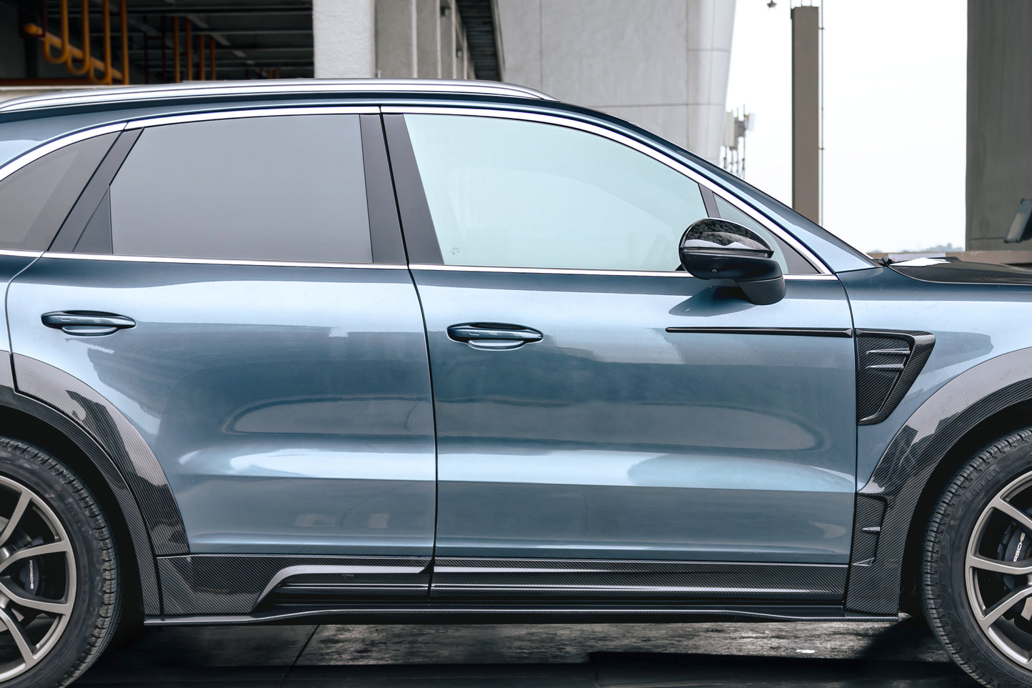 MAX CARBON DRY Carbon Side Skirts for Porsche Cayenne 9YA