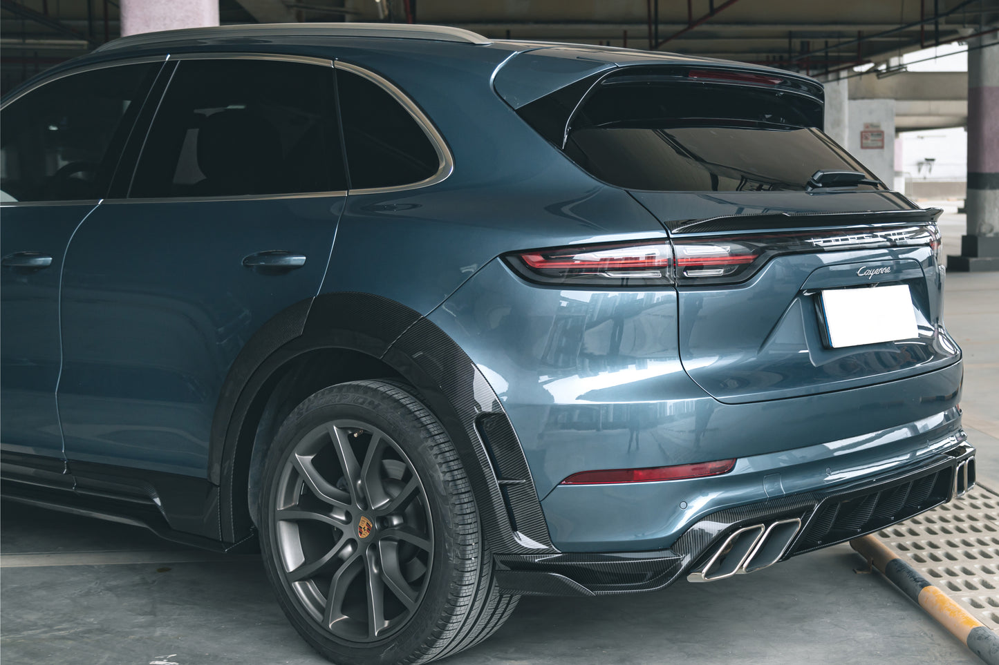 MAX CARBON DRY Carbon rear spoiler lip for Porsche Cayenne 9YA
