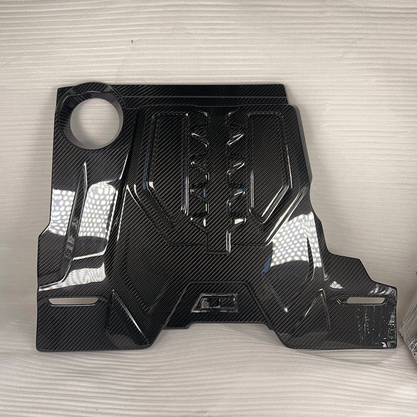 MAX CARBON Performance dry carbon engine cover engine compartment replacement for BMW M5 F90 M8 F91 F92 F93