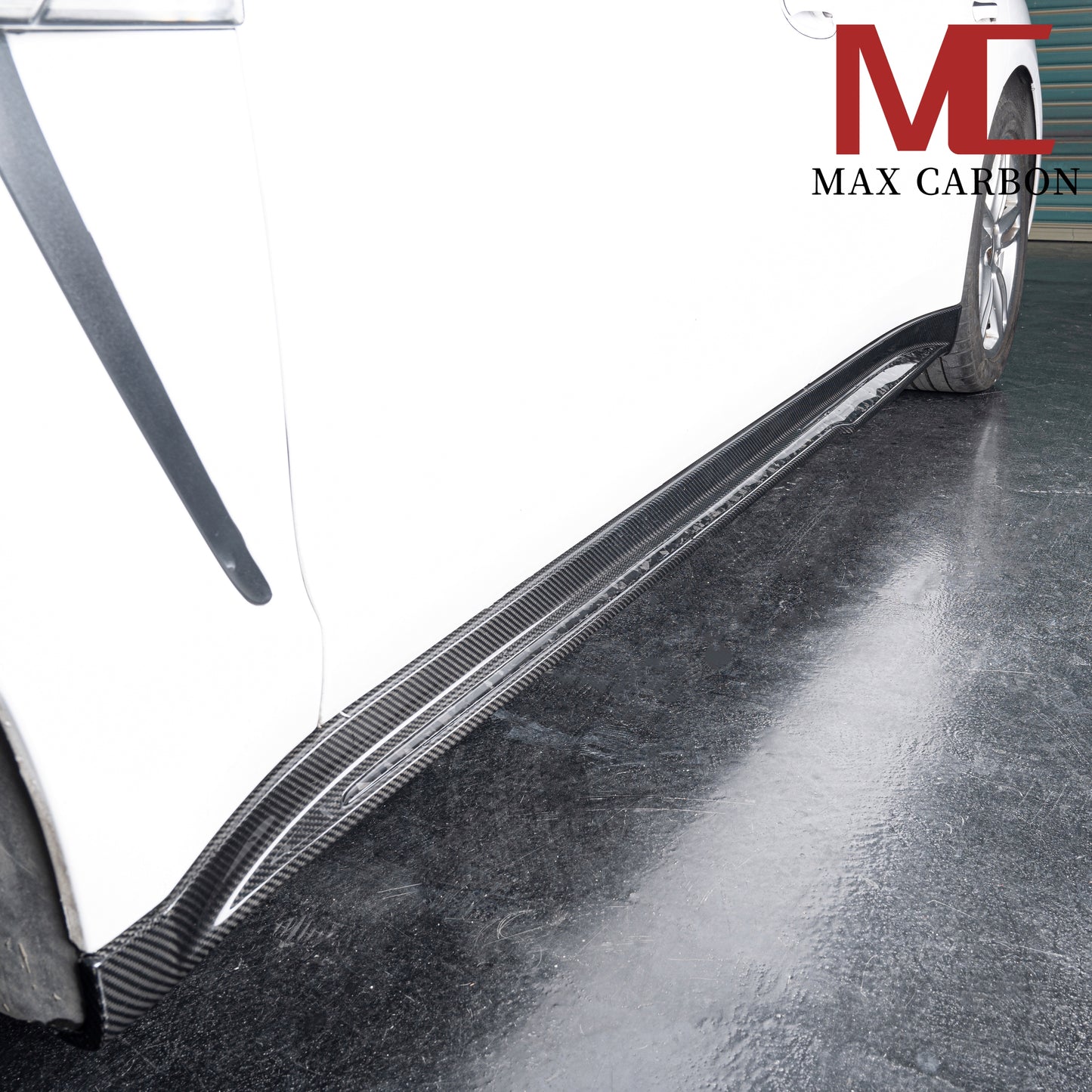 MAX CARBON DRY CARBON side skirts suitable for Porsche Panamera 970