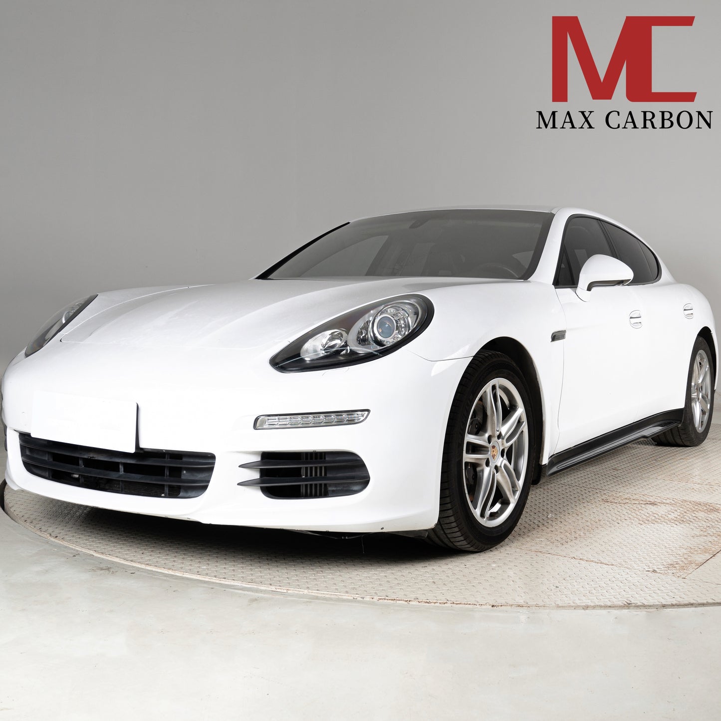 MAX CARBON DRY CARBON side skirts suitable for Porsche Panamera 970