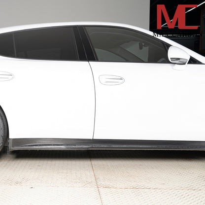 MAX CARBON DRY CARBON side skirts suitable for Porsche Panamera 970