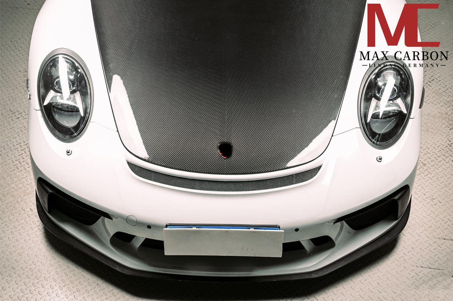 MAX CARBON DRY Carbon bonnet hood suitable for Porsche 911 991