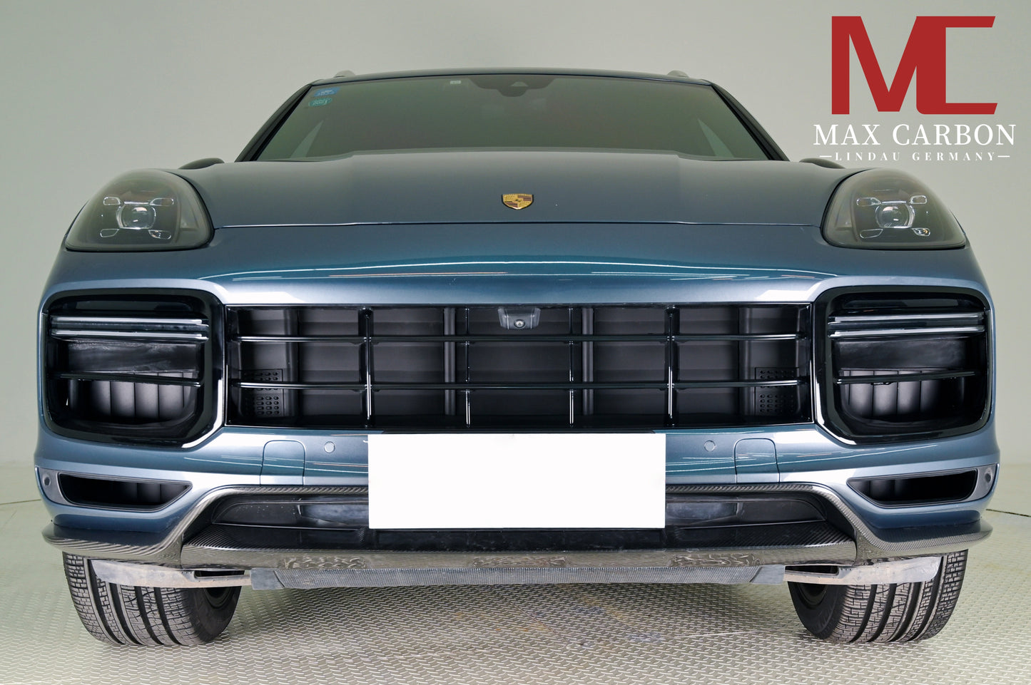 Lèvre avant carbone MAX CARBON DRY pour Porsche Cayenne S GTS 9YA .1