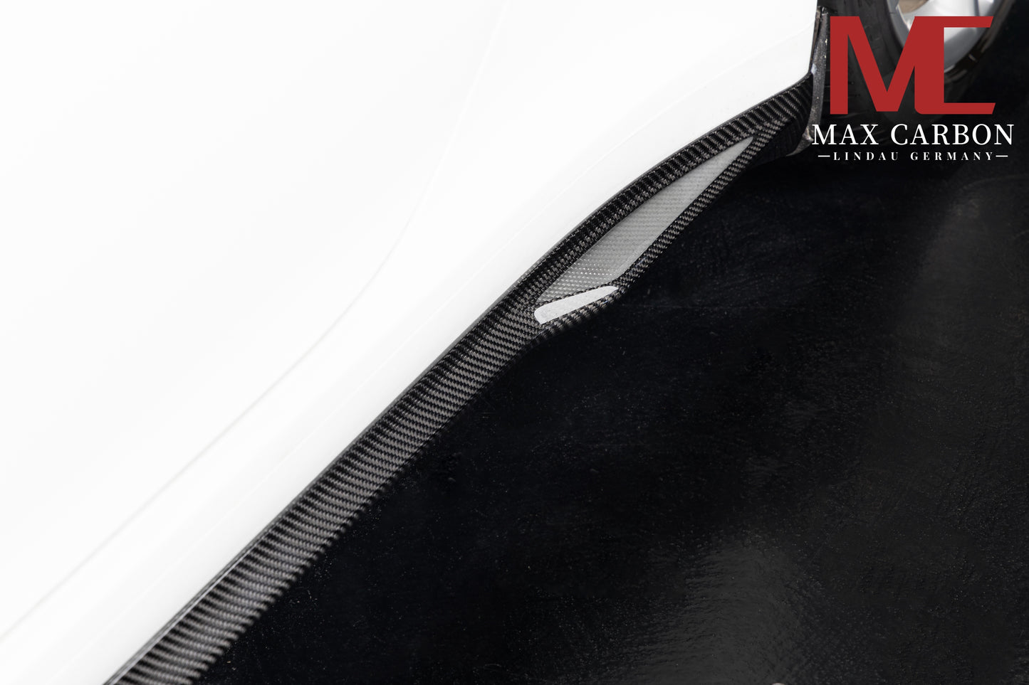 MAX CARBON Dry Carbon Performance side skirts suitable for Porsche 911 991.1 991.2