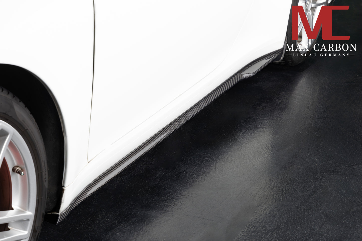 MAX CARBON Dry Carbon Performance side skirts suitable for Porsche 911 991.1 991.2