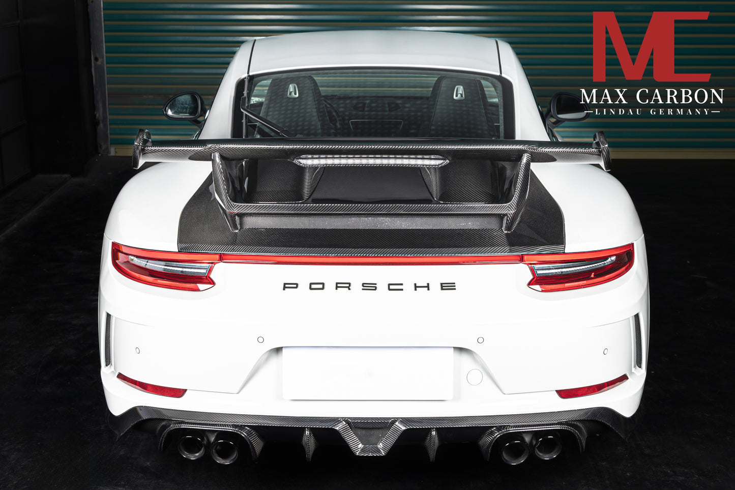 MAX CARBON DRY Carbon rear diffuser for Porsche 991.2 Carrera