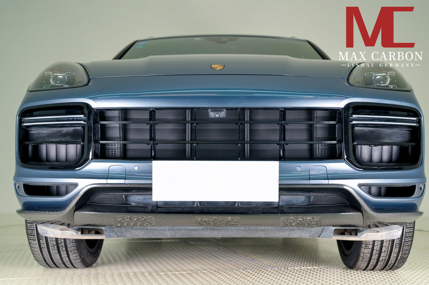 Lèvre avant carbone MAX CARBON DRY pour Porsche Cayenne S GTS 9YA .1