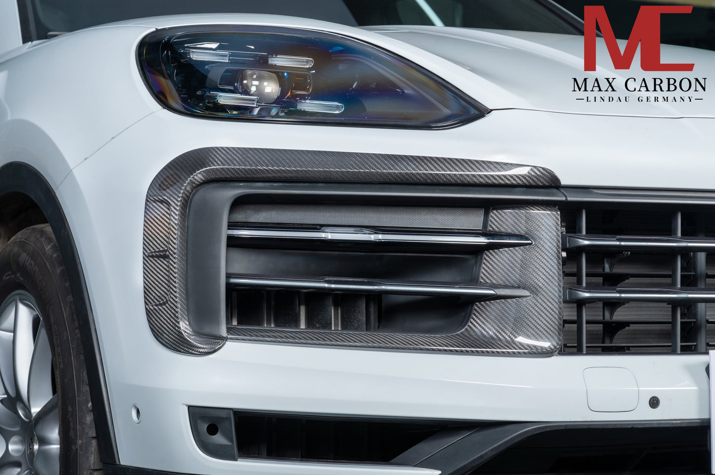 MAX CARBON DRY CARBON front bumper covers air intake covers for Porsche Cayenne 9YA Facelift