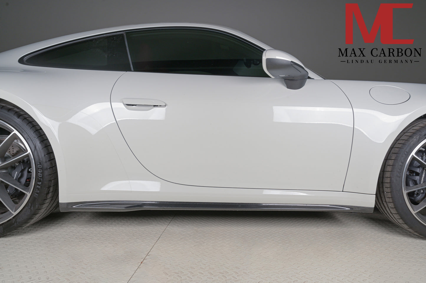 MAX CARBON Dry Carbon Performance side skirts for Porsche 911 992.1