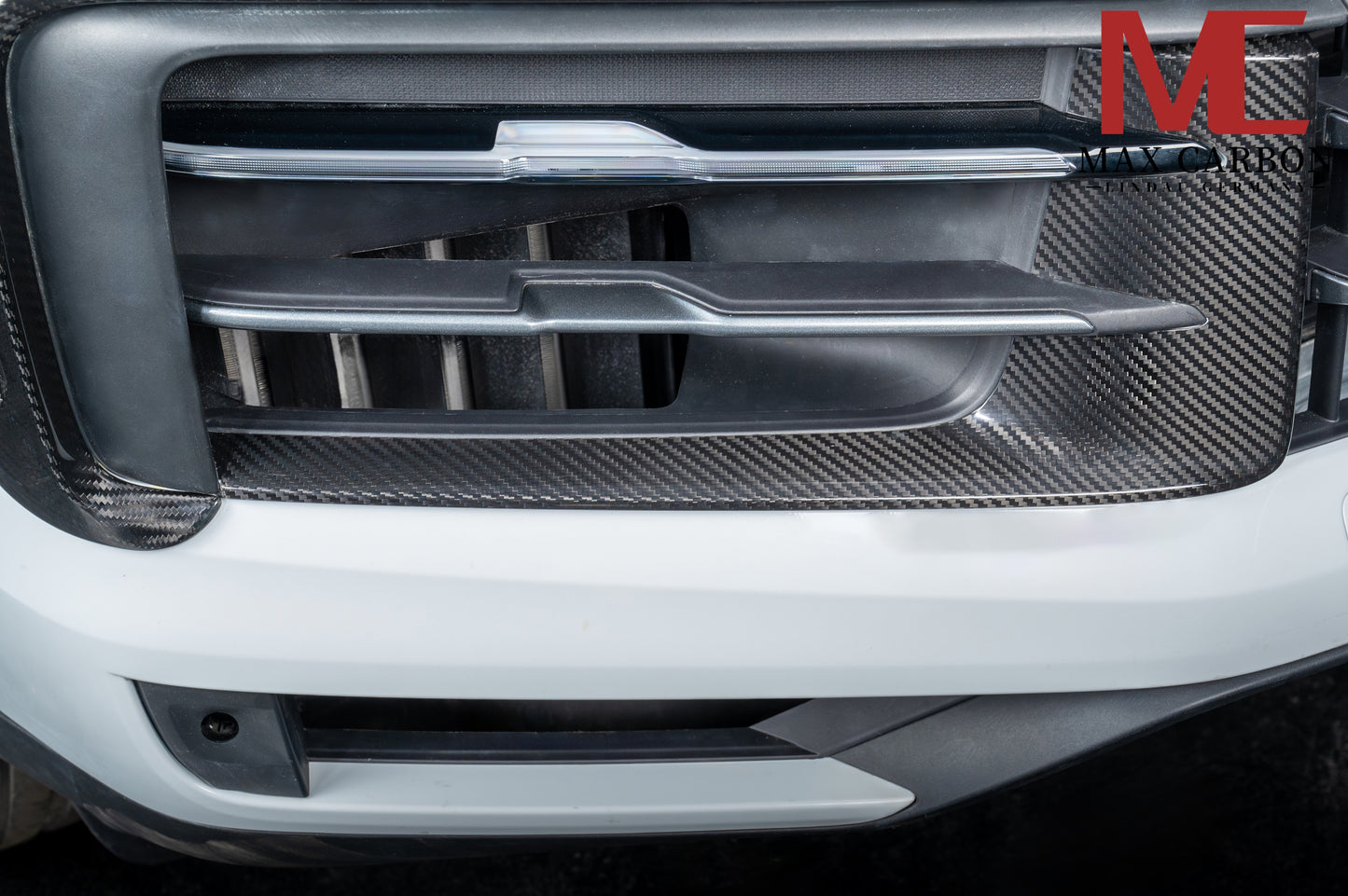 MAX CARBON DRY CARBON front bumper covers air intake covers for Porsche Cayenne 9YA Facelift