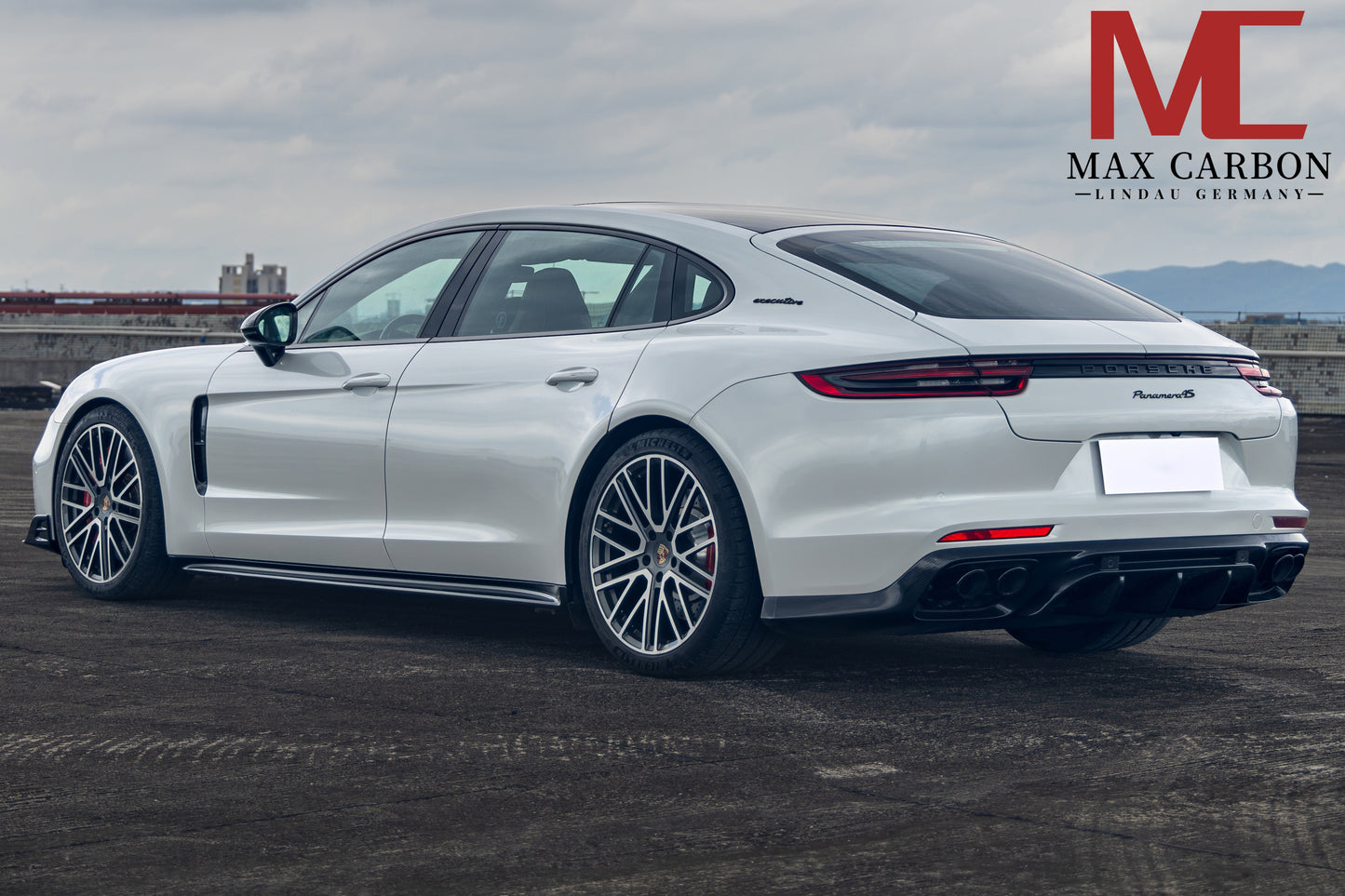 MAX CARBON DRY CARBON rear diffuser suitable for Porsche Panamera 971 971.1 971.2