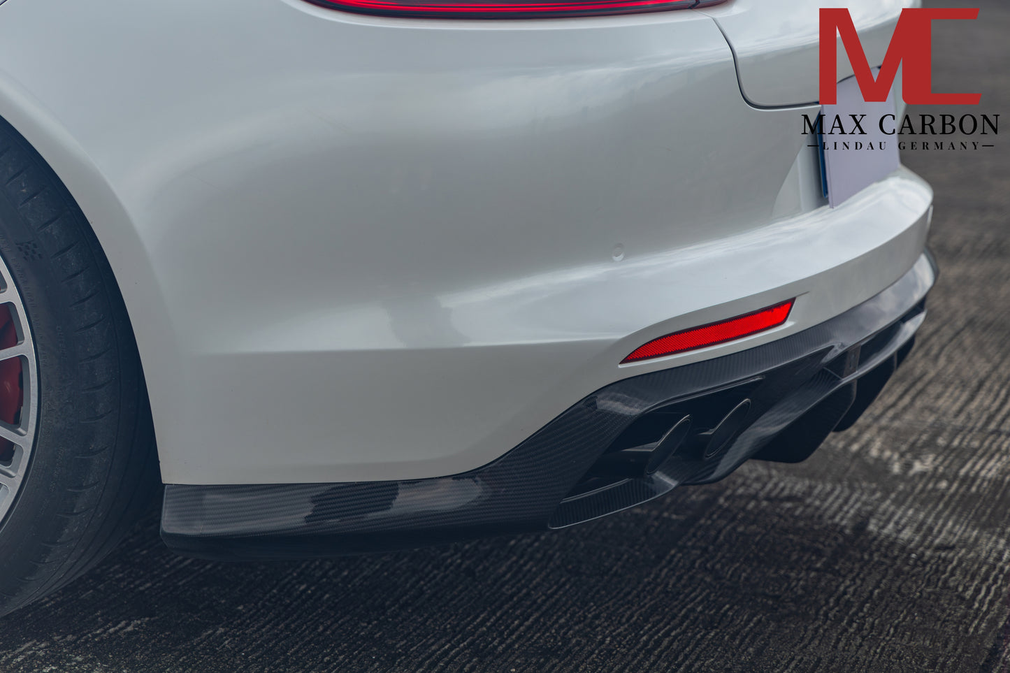 MAX CARBON DRY CARBON rear diffuser suitable for Porsche Panamera 971 971.1 971.2