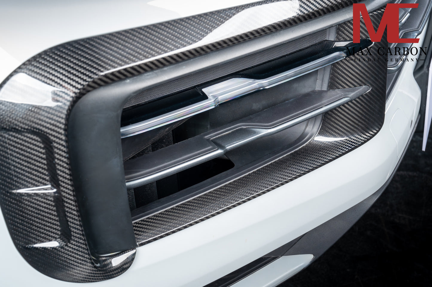 MAX CARBON DRY CARBON front bumper covers air intake covers for Porsche Cayenne 9YA Facelift