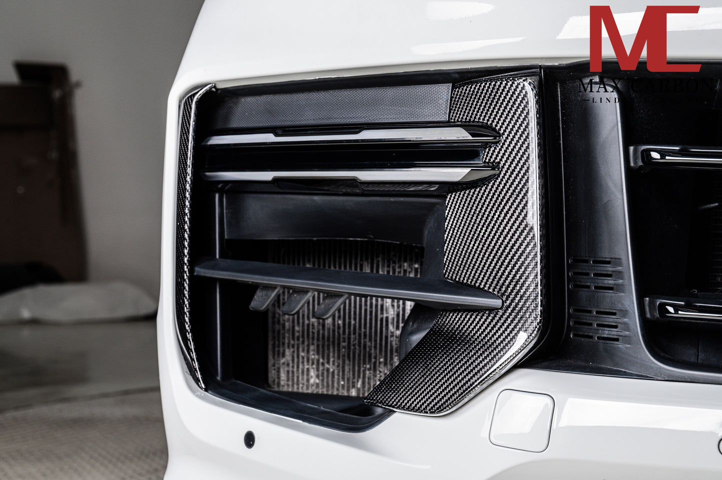 MAX CARBON DRY CARBON Front Bumper Covers Small Air Intake Covers for Porsche Cayenne 9YA 9Y0 Facelift Turbo, Turbo S, Turbo GT 