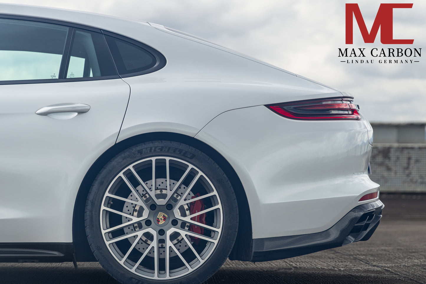 MAX CARBON DRY CARBON rear diffuser suitable for Porsche Panamera 971 971.1 971.2