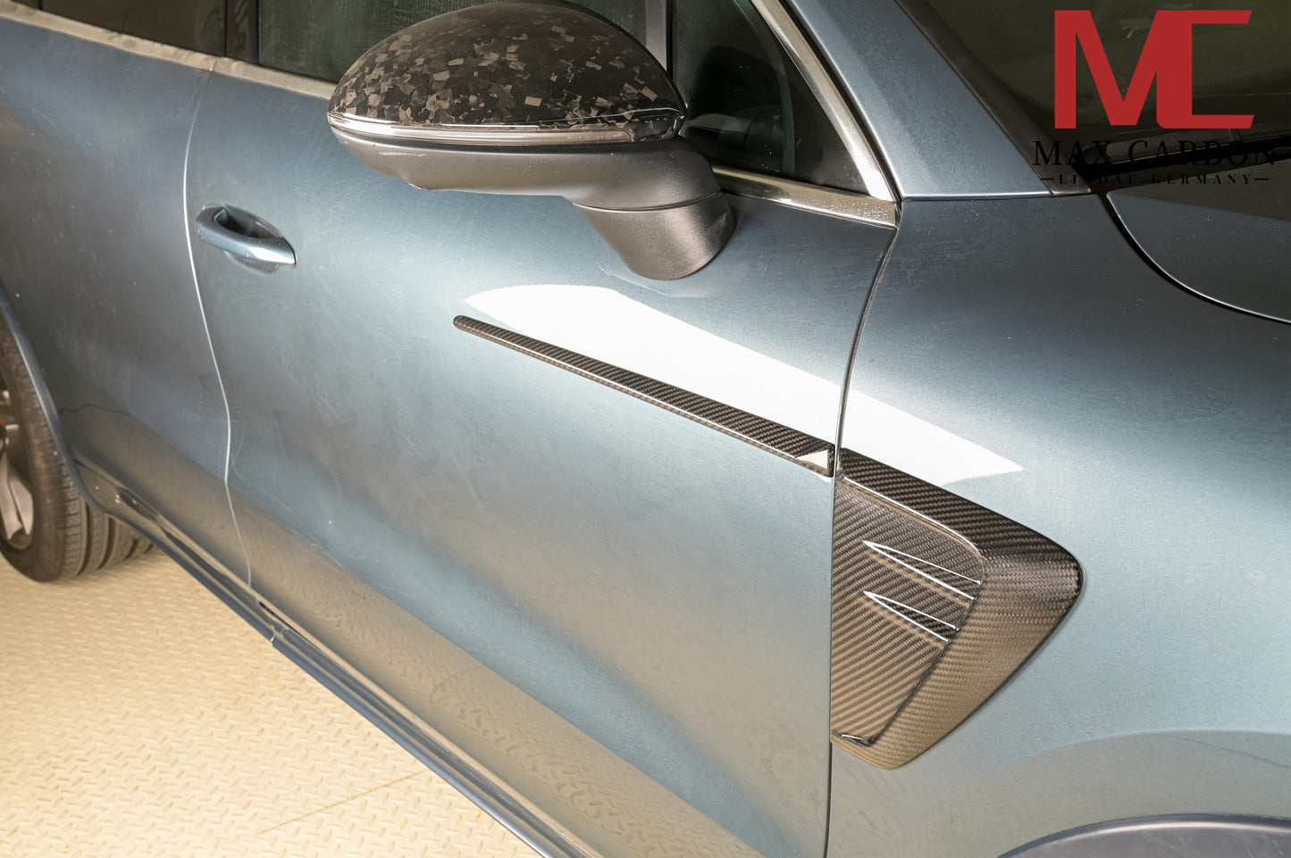 MAX CARBON DRY Carbon Side Door Panels Fender Covers for Porsche Cayenne S GTS 9YA 9Y0