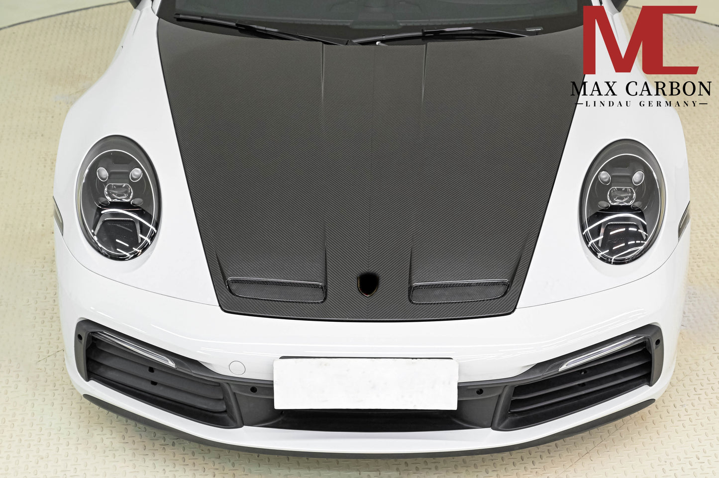 MAX CARBON DRY Carbon bonnet hood suitable for Porsche 911 992.1 GT3