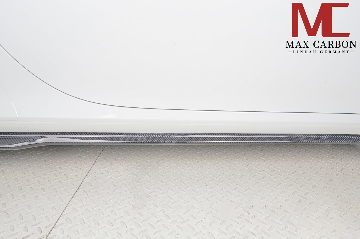 MAX CARBON Dry Carbon Performance side skirts for Porsche 911 992.1