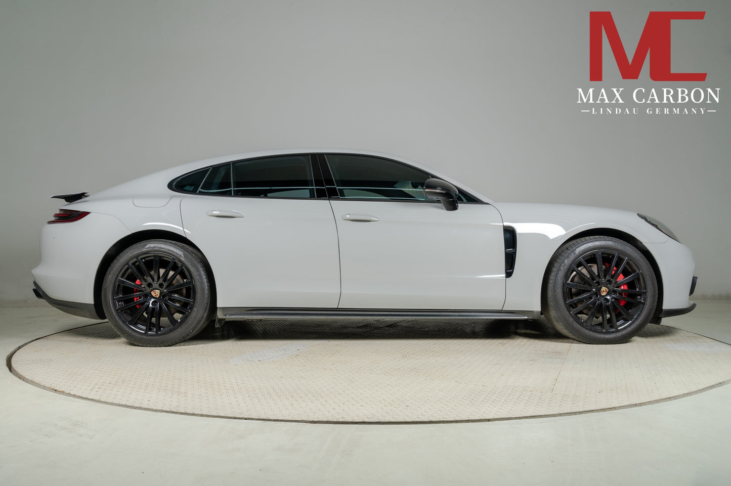 MAX CARBON DRY CARBON side skirts suitable for Porsche Panamera 971 976 