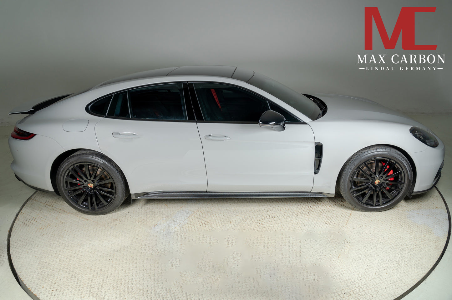 MAX CARBON DRY CARBON side skirts suitable for Porsche Panamera 971 976 