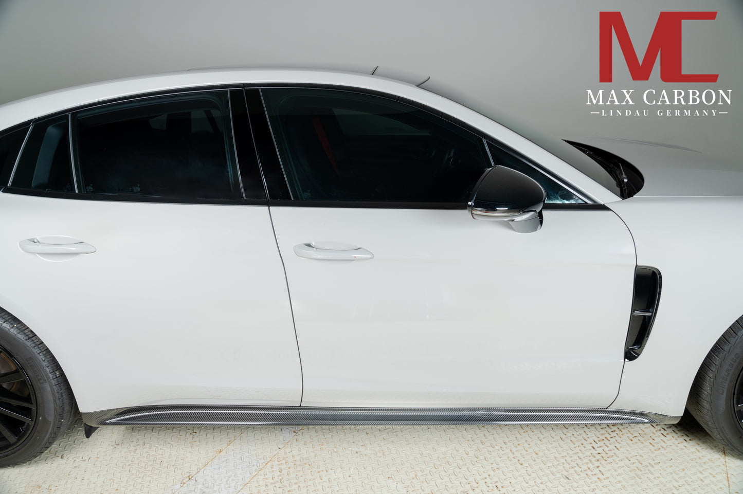 MAX CARBON DRY CARBON side skirts suitable for Porsche Panamera 971 976 