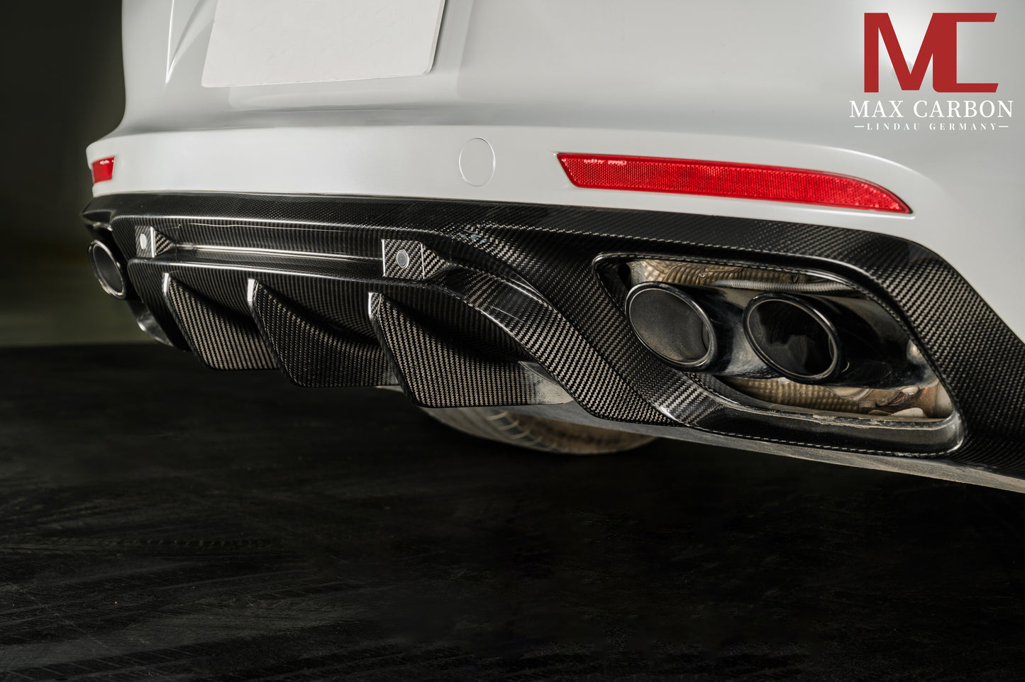 MAX CARBON DRY Carbon Diffuser Rear Diffuser for Porsche Panamera 971