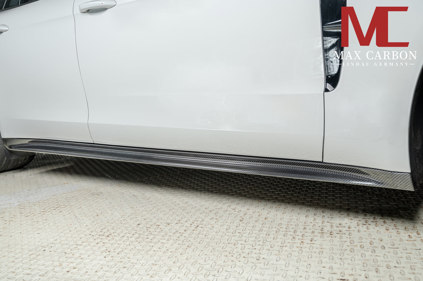MAX CARBON DRY CARBON side skirts suitable for Porsche Panamera 971 976 