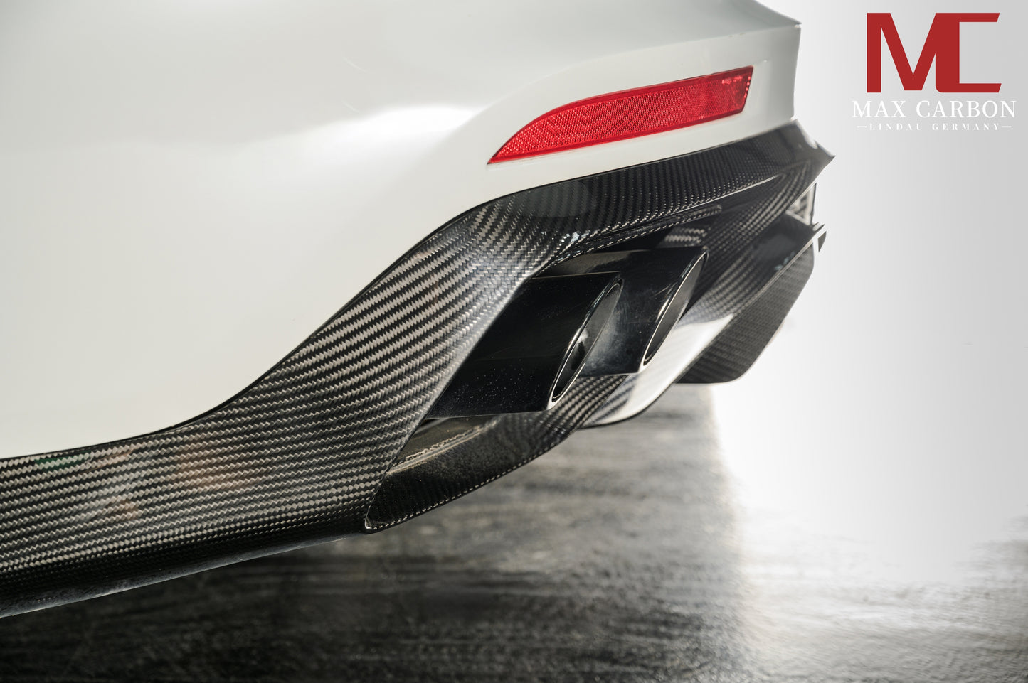 MAX CARBON DRY Carbon Diffuser Rear Diffuser for Porsche Panamera 971