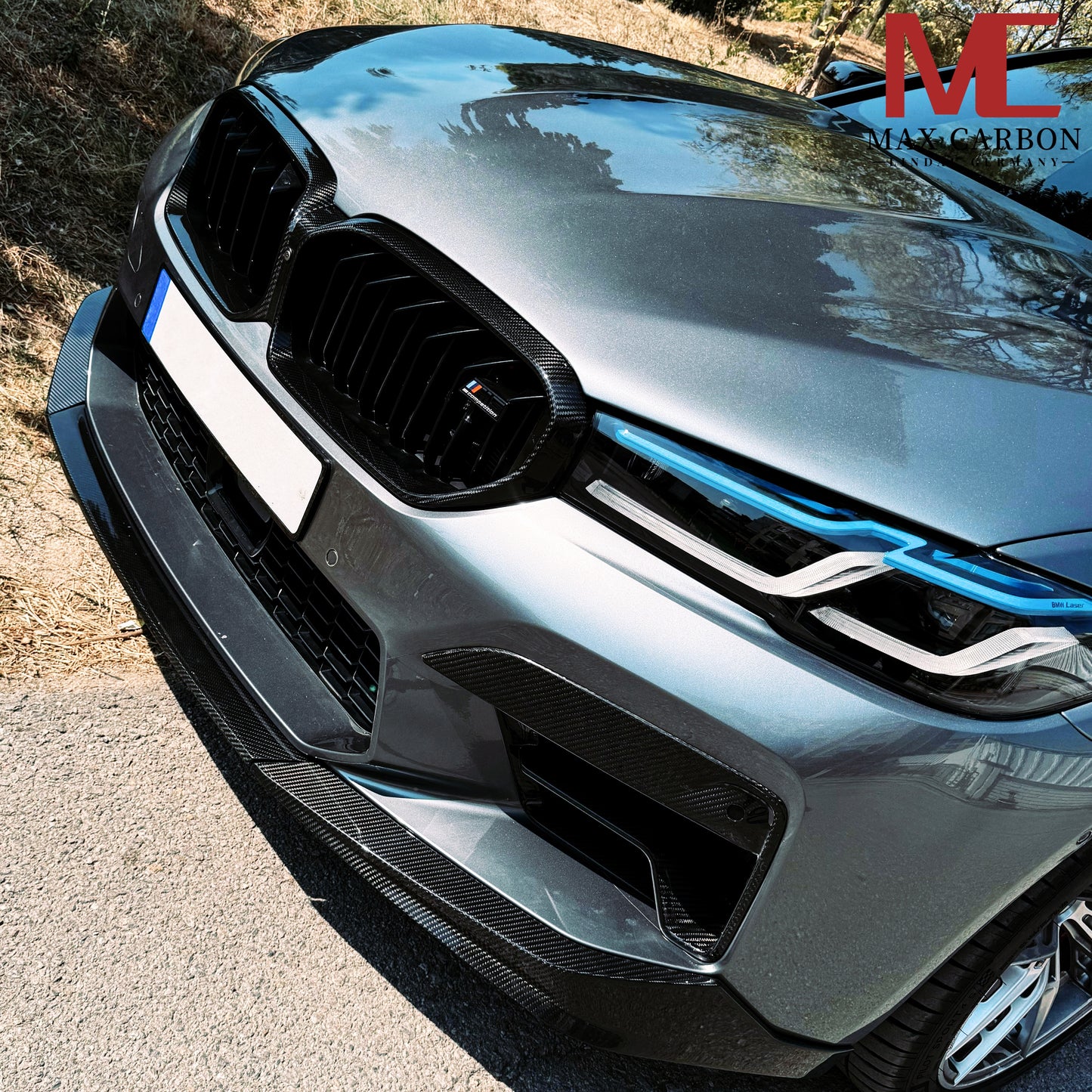 MAX CARBON Dry Carbon large front lip set suitable for BMW M5 F90 only LCI