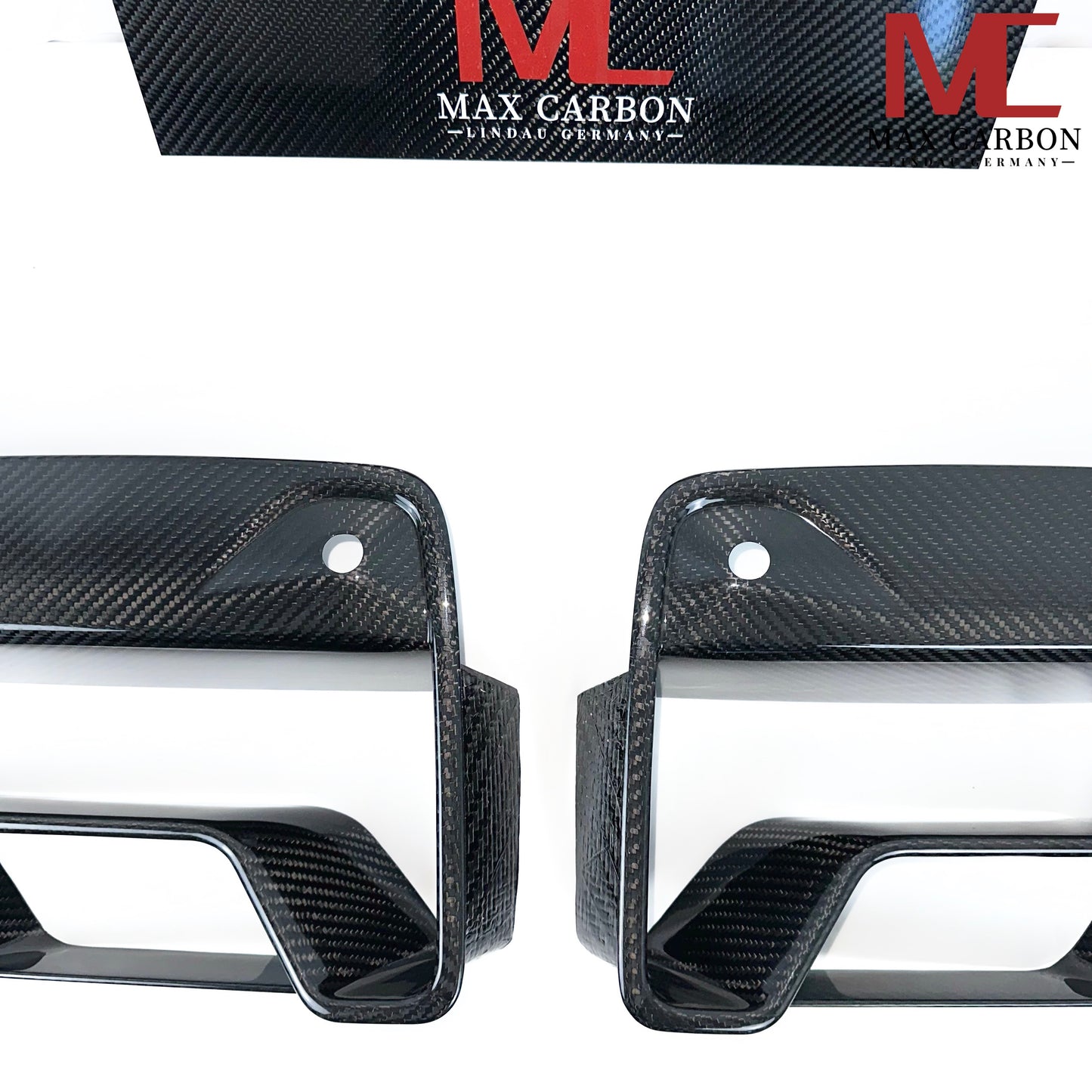 MAX CARBON Dry Carbon Front Air Intake Cover Attachment suitable for BMW M5 F90 LCI 